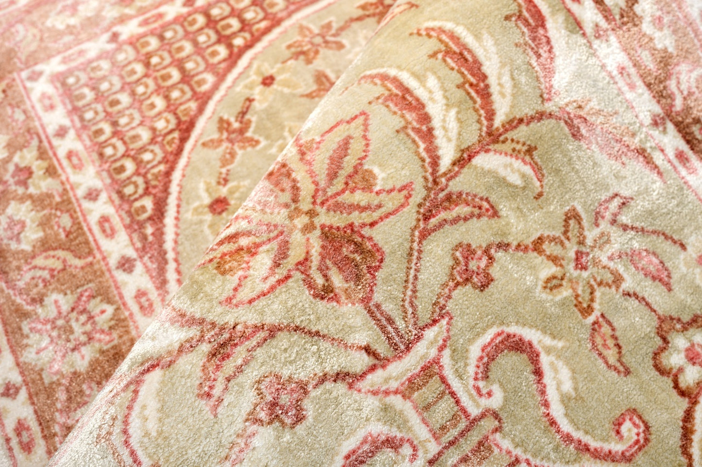 Light Gold & Mocha Viscose Prayer Rug