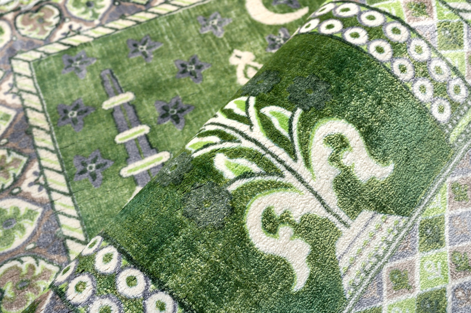 Dark Green Luxury Viscose Prayer Rug